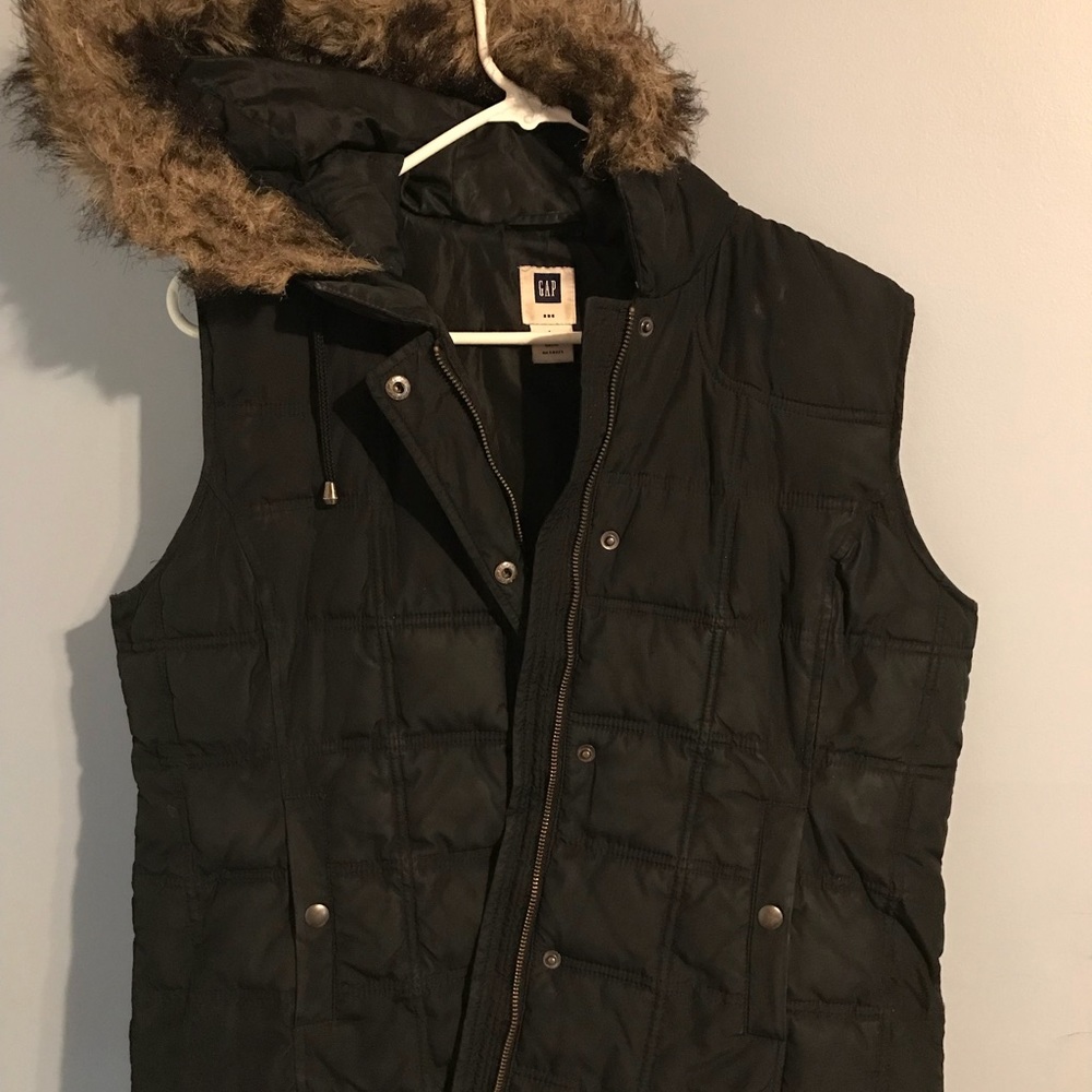 Gap Black vest with fur hood